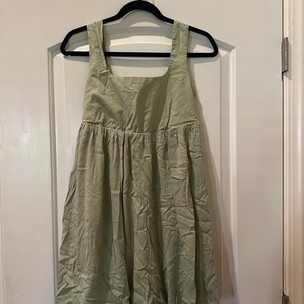 Elegant Green Midi Dress